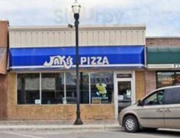 Jake's Pizza outside