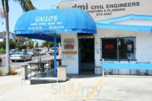 Gallo's Italian Deli outside