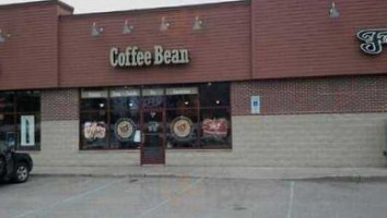 Coffee Bean Cafe outside