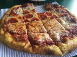 Pisanello's Pizza food