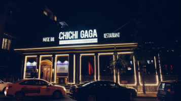 Chichi Gaga outside