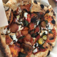 Frontager's Pizza Co. food