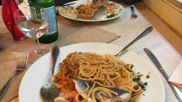 Il Grappolo Di Puglia food