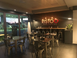 Ristoo Cucina Pizzeria inside