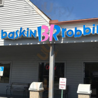 Baskin-robbins outside