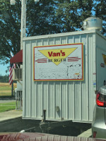 Van's Burger outside