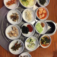Geum Sung Chik Naengmyun food