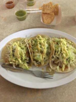 Chabelitas Taqueria food