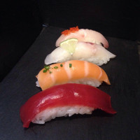 Bi-Sushi food