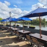 The London Apprentice Isleworth Dentro