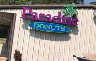 Paradise Donuts outside