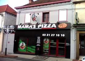 Mama's Pizza inside