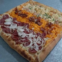 Buenos Pizza Quadrada food