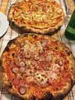 Pizzeria Canturina food