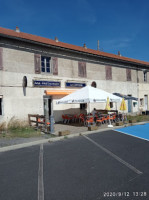 La Cantine outside