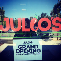 Julio's Fresh Mex food