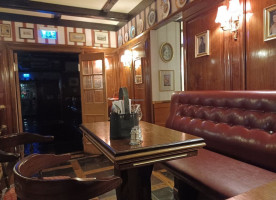 The Bishops Arms inside