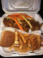 Crumpy's Wings & More food