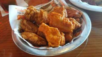 Hooters Lone Tree food