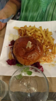 Zeu Burgers food