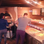 Pizz'atomic Exterior
