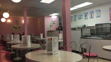 Loard's Ice Cream inside