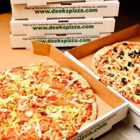 Deek's Pizza food