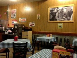 Dickey's Barbecue Pit inside