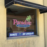 Paradise Donuts Gelato outside