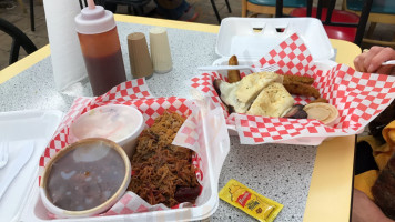 Blister's Bbq food