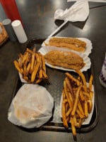 Pop's Dawg House food