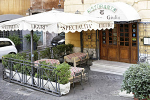 Taverna Giulia outside