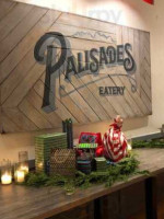 Palisades Eatery outside