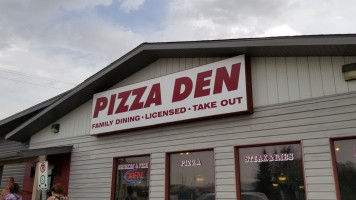 Pizza Den Restaurant & Lounge outside