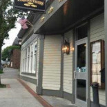Three Cod Tavern Dentro
