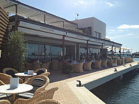 Cappuccino Marina inside