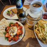 Zut Tavern Comida