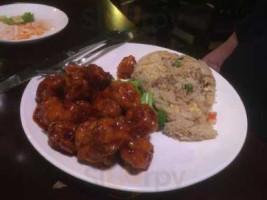 Ye's Asian Bistro food