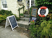 The Noss Mayo Tea Garden outside