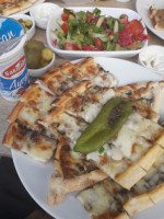 Gelincik Pide Salonu food