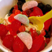 Moooberry Frozen Yogurt food