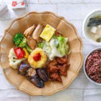 Tiān Rán Sù Shí Lè Yuán food