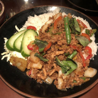 Ssong Thai Yeoksam food