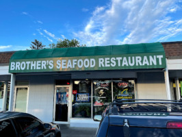 Brothers Seafood outside