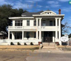 Central Avenue Bistro And Marketplace food