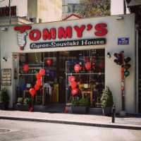 Tommy's Gyros Souvlaki outside