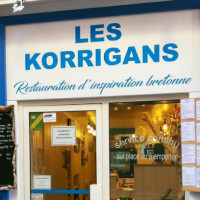 Les Korrigans outside