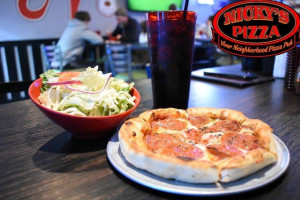 Nicky's Pizza food