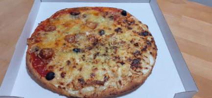La Boite A Pizza Plein Soleil food