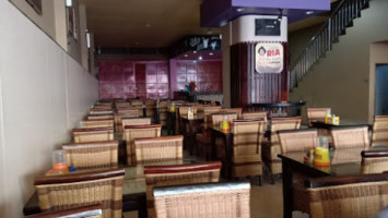 Resto Ayam Penyet Ria inside